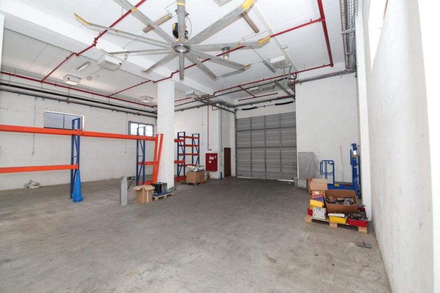 מבנה מסחרי למכירה בנתניה