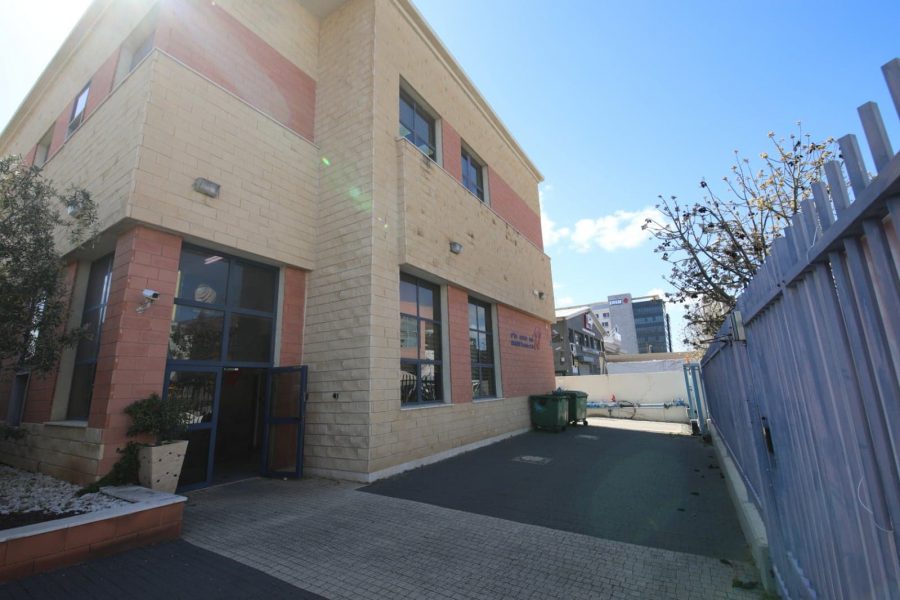 מבנה מסחרי למכירה בנתניה אזור התעשייה פולג ספיר