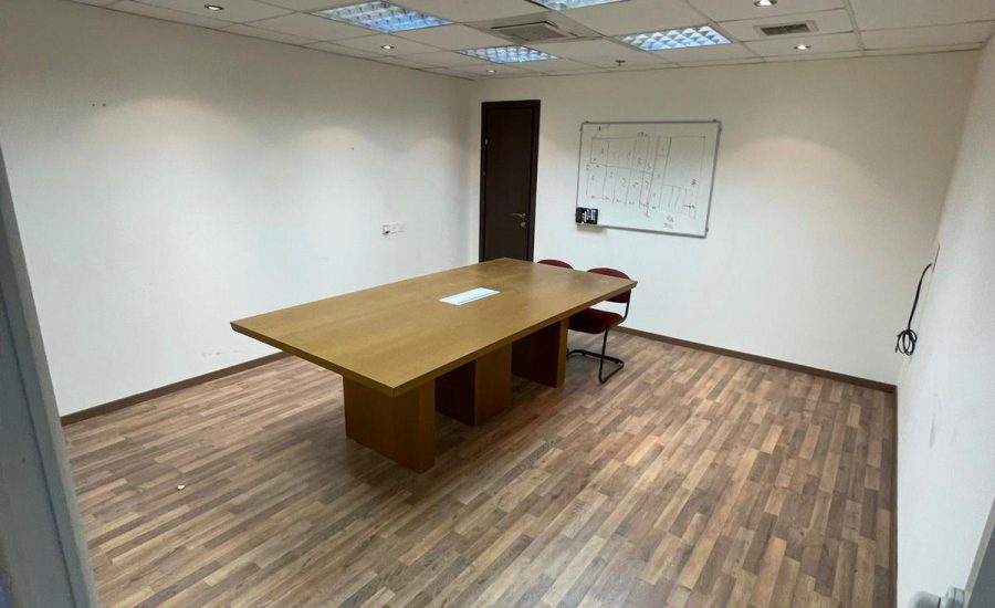 משרד להשכרה 300 מר באזור תעשייה פולג