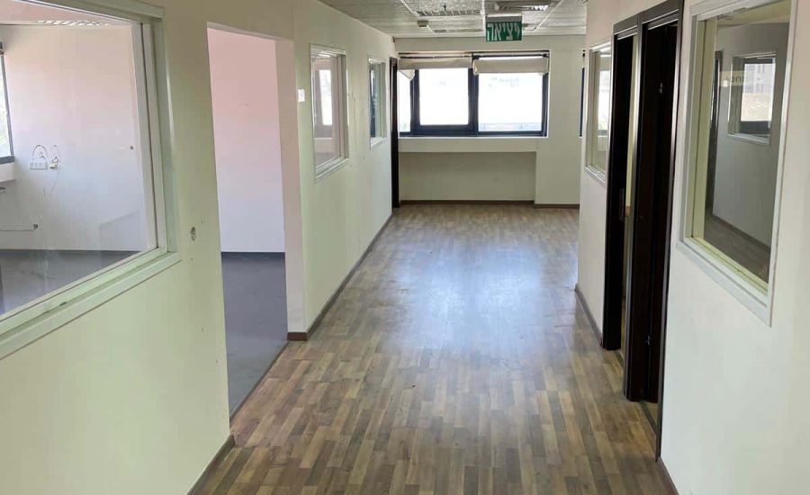 משרד להשכרה 300 מר באזור תעשייה פולג