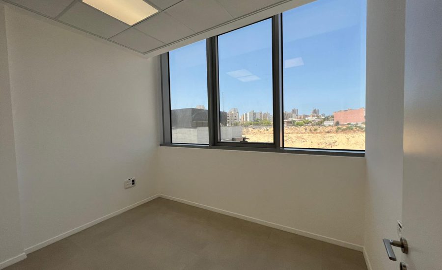 משרד להשכרה בנתניה 120 מר שפונדר פדלון