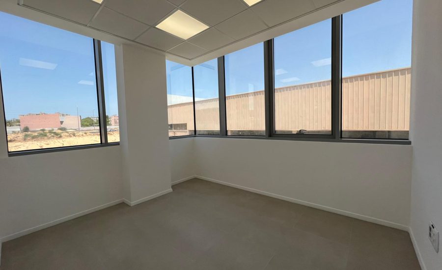 משרד להשכרה בנתניה 120 מר שפונדר פדלון