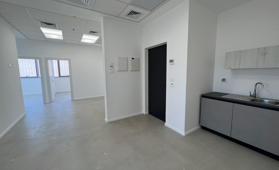 משרד להשכרה בנתניה 120 מר שפונדר פדלון