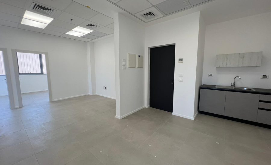 משרד להשכרה בנתניה 120 מר שפונדר פדלון