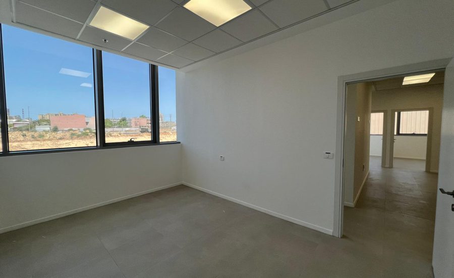 משרד להשכרה בנתניה 120 מר שפונדר פדלון