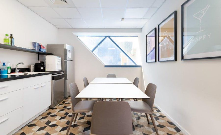 משרד למכירה ברעננה 330 מר