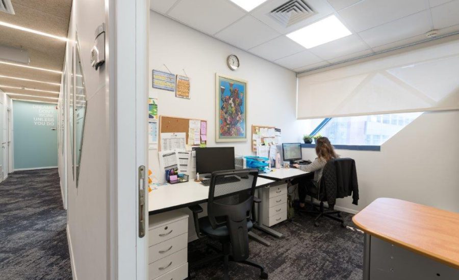 משרד למכירה ברעננה 330 מר