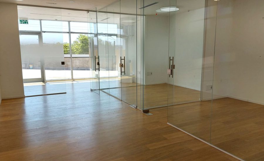 משרדים להשכרה בנתניה בניין טיטניום קומה 1 ברחוב הגביש 4